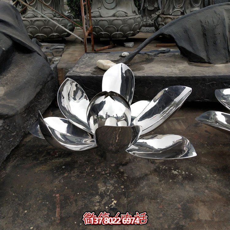 藝術融入公園，炫彩不銹鋼鏡面荷花雕塑