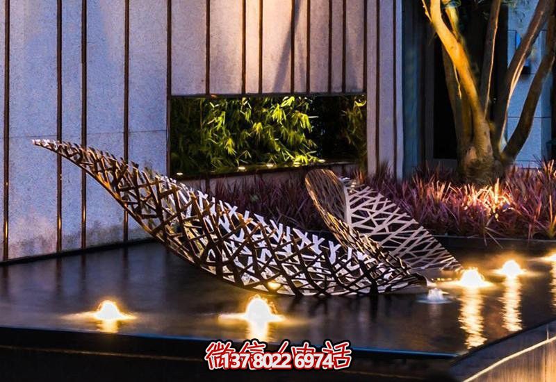 不銹鋼樹葉鏤空雕塑，給戶外和酒店環境帶來優雅氣息