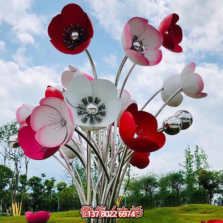 不銹鋼彩繪大型花朵雕塑，為景區(qū)廣場(chǎng)增添色彩