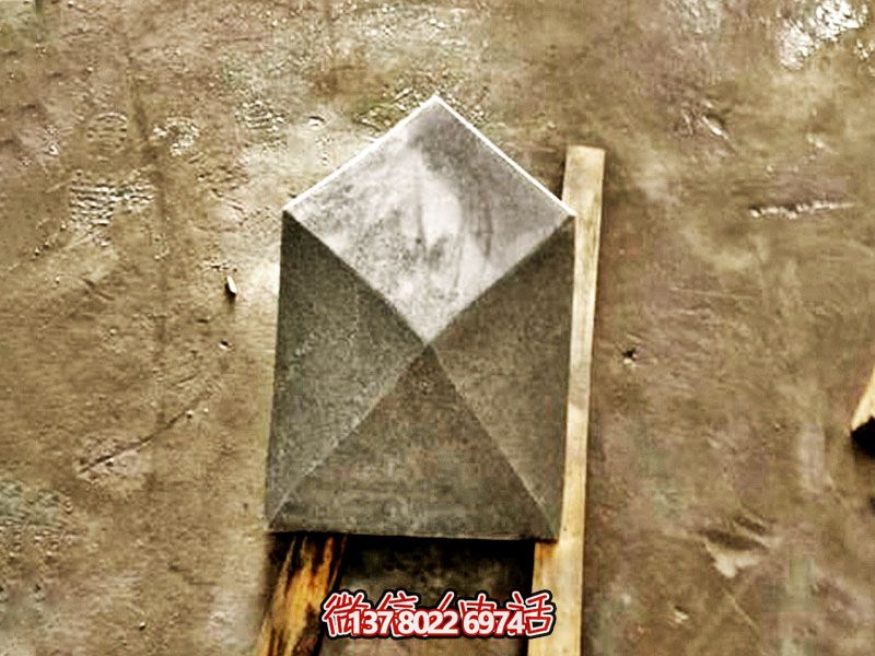 菱形擋車石阻石球，為兒童游樂場提供安全保障