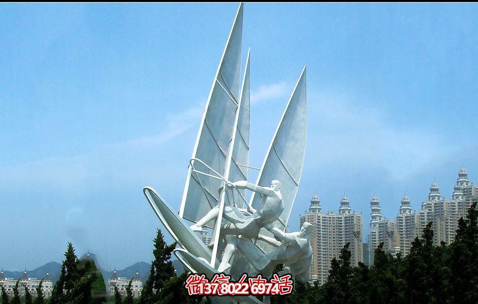 精美別墅鏤空雕塑點綴園林景觀，打造創意帆船